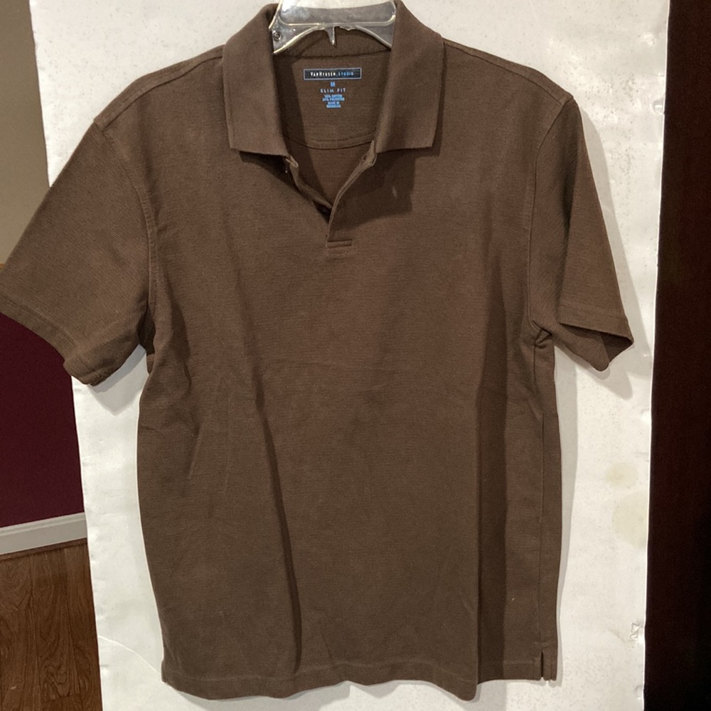 Men’s M SLIM fit Brown VanHeusen Studio, SS, collared GOLF SHIRT, w/ split sides